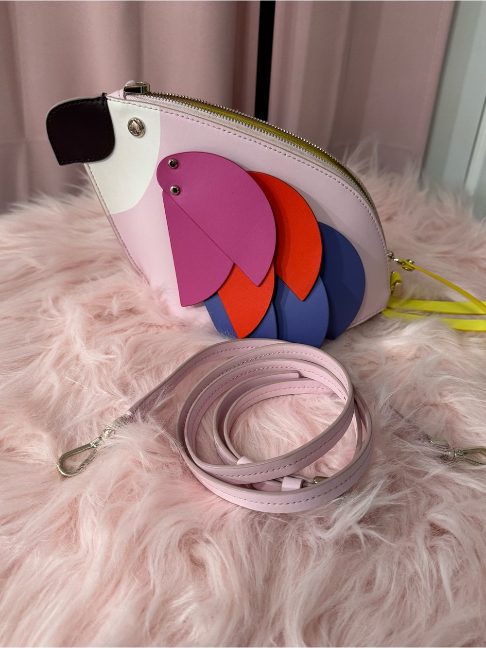 🦜 Kate Spade Parrot Crossbody – Serving Looks, Not Seeds - Picture 6 of 12